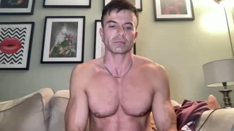 Snapshot of dillonwilde chatting on March 2025 08:29:02 PM Dillon online show from March 2025 08:29:02 PM