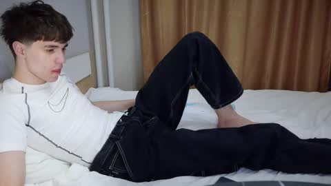 Snapshot of dimamozaev400 chatting on April 2026 01:08:01 AM Dima online show from April 2026 01:08:01 AM