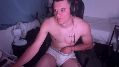 Snapshot of din_knox chatting on April 2026 11:40:02 PM din_knox online show from April 2026 11:40:02 PM