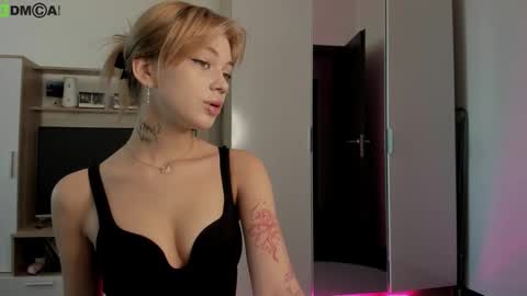 Snapshot of din_star chatting on October 2025 09:23:01 AM Dina online show from October 2025 09:23:01 AM