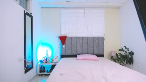 DINA online show from December 2025 10:38:01 PM