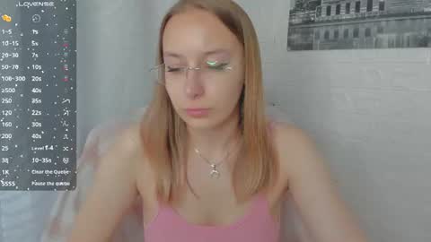 Snapshot of dina_sunshine chatting on July 2026 12:42:02 PM Dina online show from July 2026 12:42:02 PM