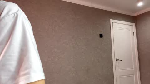 Snapshot of dinakonno chatting on April 2026 10:24:02 AM Amelia online show from April 2026 10:24:02 AM