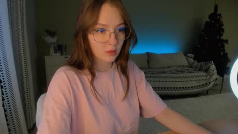 Snapshot of dinochka_ chatting on December 2024 10:13:01 AM Dina online show from December 2024 10:13:01 AM