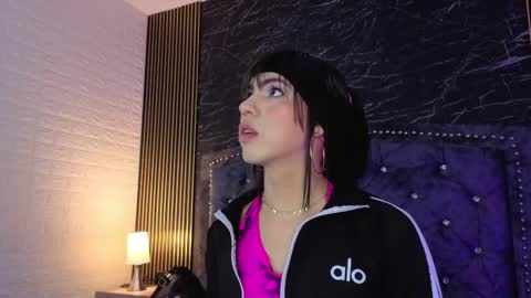 Snapshot of diosaa_golden chatting on September 2025 08:12:02 PM DIOSA online show from September 2025 08:12:02 PM