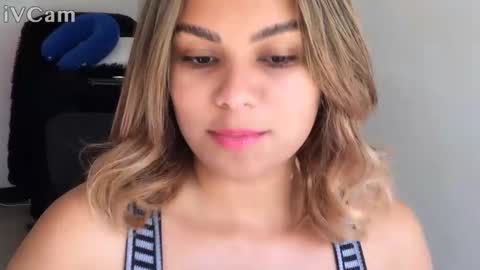 diosadeluniverso_ online show from October 2025 05:59:01 PM