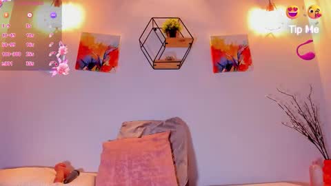 Karla  online show from September 2025 12:26:01 PM