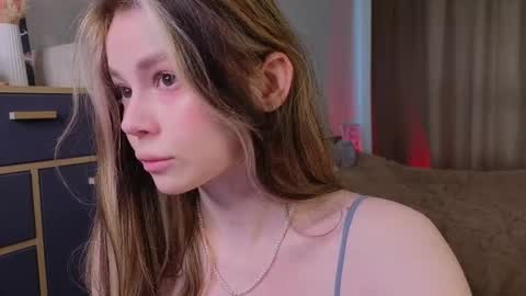 Snapshot of dipamellyy chatting on April 2026 02:06:01 AM Diana online show from April 2026 02:06:01 AM