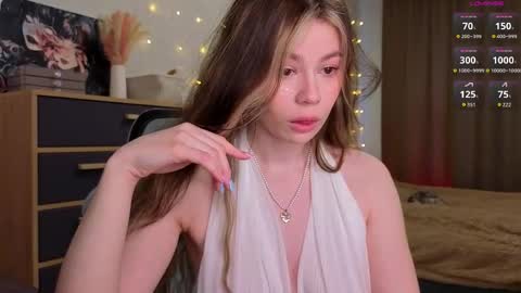 Snapshot of dipamellyy chatting on April 2026 02:00:02 AM Diana online show from April 2026 02:00:02 AM