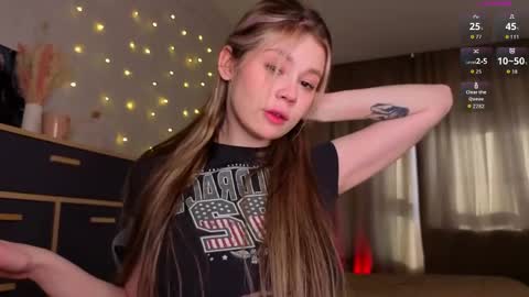 Snapshot of dipamellyy chatting on April 2026 02:14:02 AM Diana online show from April 2026 02:14:02 AM