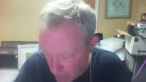 Snapshot of dirkpitt223 chatting on December 2024 10:17:01 AM DirtkPitt Fun guy working online show from December 2024 10:17:01 AM