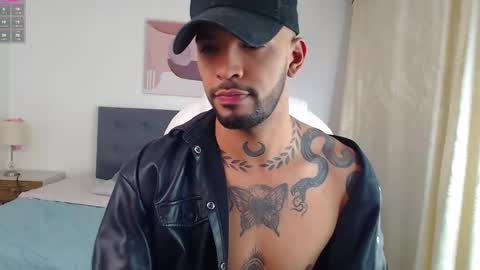 Snapshot of dirtybhot chatting on December 2024 10:49:02 AM I just want to be happy online show from December 2024 10:49:02 AM