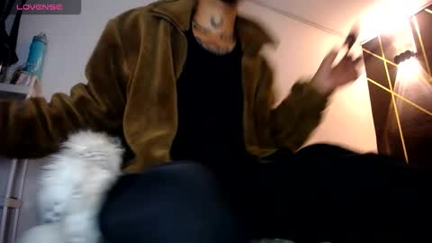 I just want to be happy online show from December 2025 04:41:01 AM