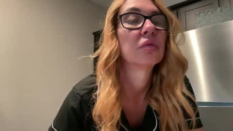 Snapshot of dirtydaisylou chatting on April 2026 04:04:01 PM Daisy online show from April 2026 04:04:01 PM