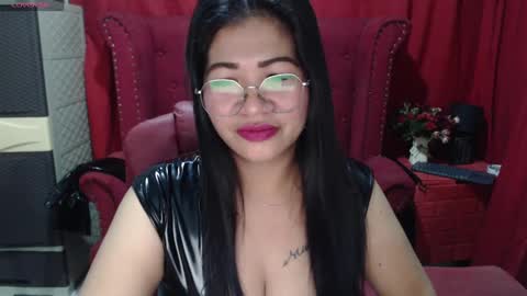 Snapshot of dirtyfungirl chatting on December 2024 02:22:01 PM LatexQueen online show from December 2024 02:22:01 PM