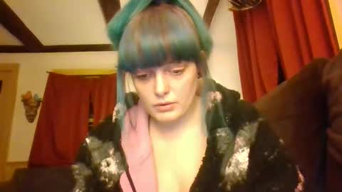 Snapshot of dirtyxhippie21 chatting on November 2025 03:17:01 AM Crystal online show from November 2025 03:17:01 AM