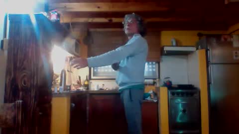 Snapshot of discretopasivo chatting on April 2026 06:05:01 PM discretopasivo online show from April 2026 06:05:01 PM