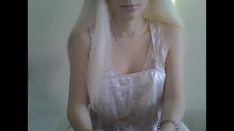 DitaMilton online show from January 2025 12:15:01 PM