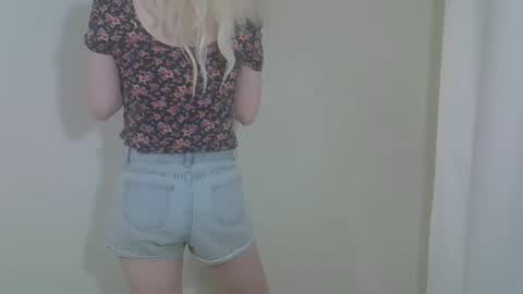 DitaMilton online show from September 2025 07:47:02 PM