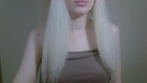 DitaMilton online show from October 2025 08:42:01 PM