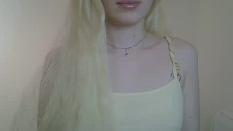 Snapshot of ditamilton chatting on March 2026 07:39:02 PM DitaMilton online show from March 2026 07:39:02 PM