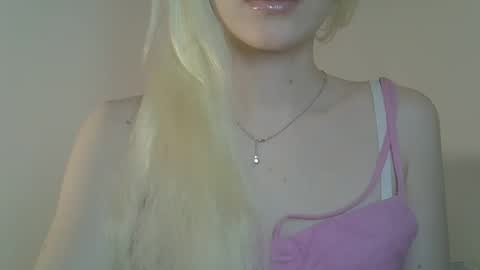 Snapshot of ditamilton chatting on March 2026 08:03:01 PM DitaMilton online show from March 2026 08:03:01 PM