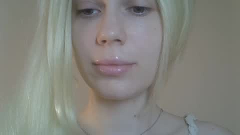 Snapshot of ditamilton chatting on March 2026 07:40:01 PM DitaMilton online show from March 2026 07:40:01 PM