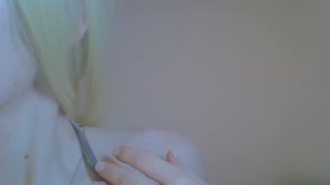 Snapshot of ditamilton chatting on April 2026 08:47:01 PM DitaMilton online show from April 2026 08:47:01 PM