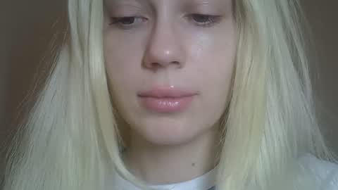 Snapshot of ditamilton chatting on April 2026 07:37:01 PM DitaMilton online show from April 2026 07:37:01 PM