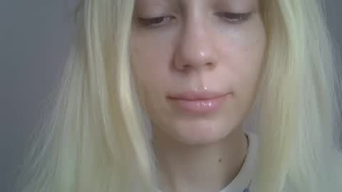 Snapshot of ditamilton chatting on April 2026 08:39:01 AM DitaMilton online show from April 2026 08:39:01 AM