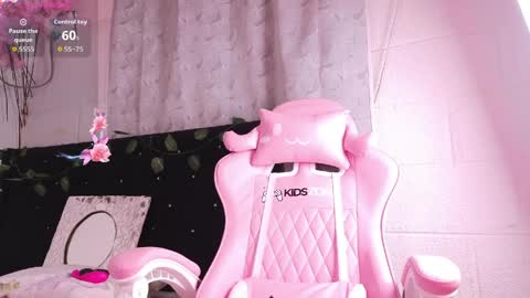 Snapshot of diva_x03 chatting on April 2026 01:21:01 AM diva_x03 online show from April 2026 01:21:01 AM