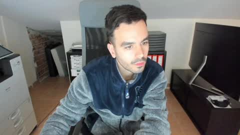 Snapshot of divan1000 chatting on March 2026 06:58:02 AM divan1000 online show from March 2026 06:58:02 AM