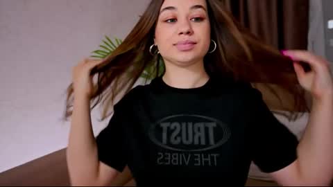 Tia online show from February 2025 04:53:01 PM