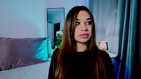 Tia online show from October 2025 09:17:02 PM