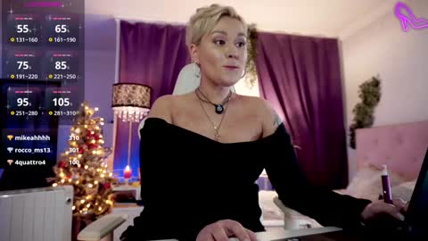 Snapshot of divine_kim chatting on January 2025 03:15:02 AM Miss Kim online show from January 2025 03:15:02 AM