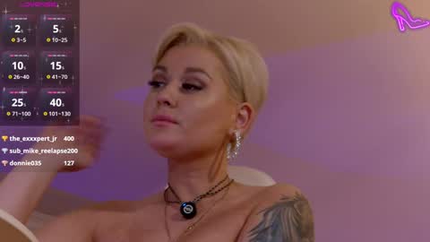 Snapshot of divine_kim chatting on February 2025 04:04:01 AM Miss Kim online show from February 2025 04:04:01 AM