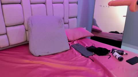 Snapshot of divine_sin chatting on November 2025 07:58:01 PM divine_sin online show from November 2025 07:58:01 PM