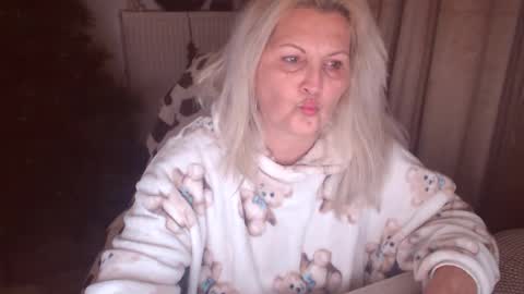 Alexxa online show from November 2025 12:21:02 AM