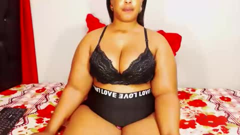 divinebooty93 online show from October 2025 07:49:02 AM