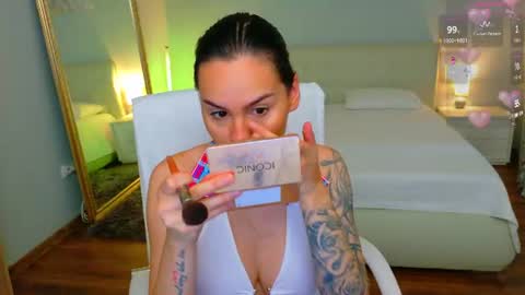 Snapshot of divineluxe chatting on June 2026 06:30:01 AM Ivory Blue. online show from June 2026 06:30:01 AM