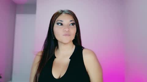 DivineLynn online show from October 2025 04:52:01 PM