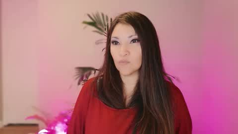 DivineLynn online show from April 2026 12:35:01 PM