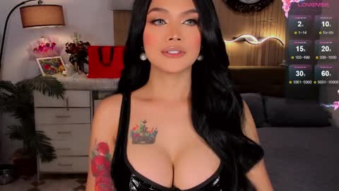 Snapshot of divinequeen chatting on April 2026 01:49:01 PM online show from April 2026 01:49:01 PM