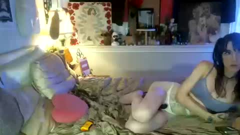 Snapshot of dixie_doll chatting on October 2025 09:57:01 PM Dixie Doll online show from October 2025 09:57:01 PM