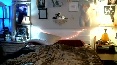 Snapshot of dixie_doll chatting on January 2026 10:37:01 PM Dixie Doll online show from January 2026 10:37:01 PM