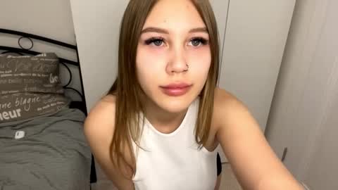 Snapshot of dixiecritchley chatting on October 2025 04:37:01 PM Stella online show from October 2025 04:37:01 PM