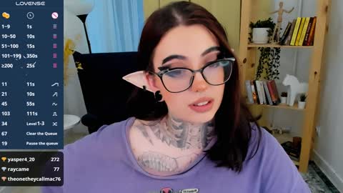 dixipixi_ online show from December 2024 12:13:01 PM