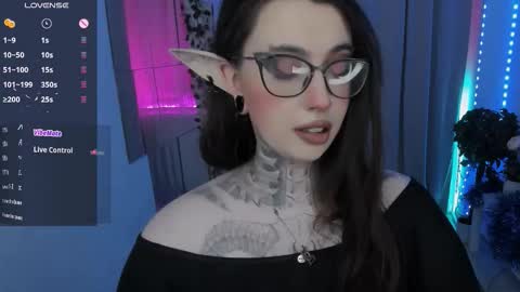 dixipixi_ online show from January 2026 06:05:01 AM