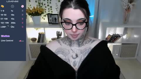 Snapshot of dixipixi_ chatting on April 2026 05:49:01 AM dixipixi_ online show from April 2026 05:49:01 AM