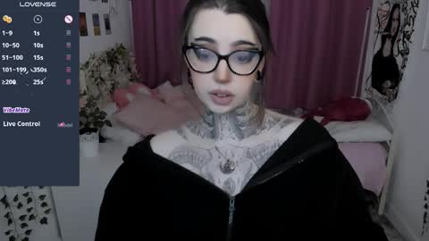 Snapshot of dixipixi_ chatting on April 2026 05:38:01 AM dixipixi_ online show from April 2026 05:38:01 AM